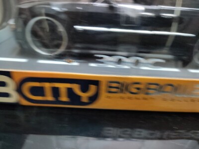 JADA BIGTIME KUSTOM$ DUB CITY CHRYSLER 300C 1/18 SCALE DIECAST CAR