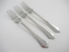 3 Salad Forks Williamsburg Chiswell II Lenox 18/8 Stainless Steel Flatware