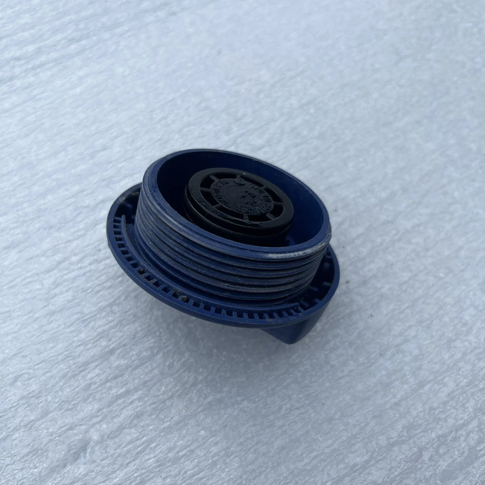 For Audi A4 A5 A6 Q5 Q7 TT VW JETTA EOS GOLF Radiator Coolant Expansion Tank Cap - Image 3 of 4
