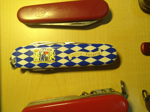 Victorinox Messer Konvolut 11 Stk + 2 Gürtelclips 1 Kette - Bild 7 von 13