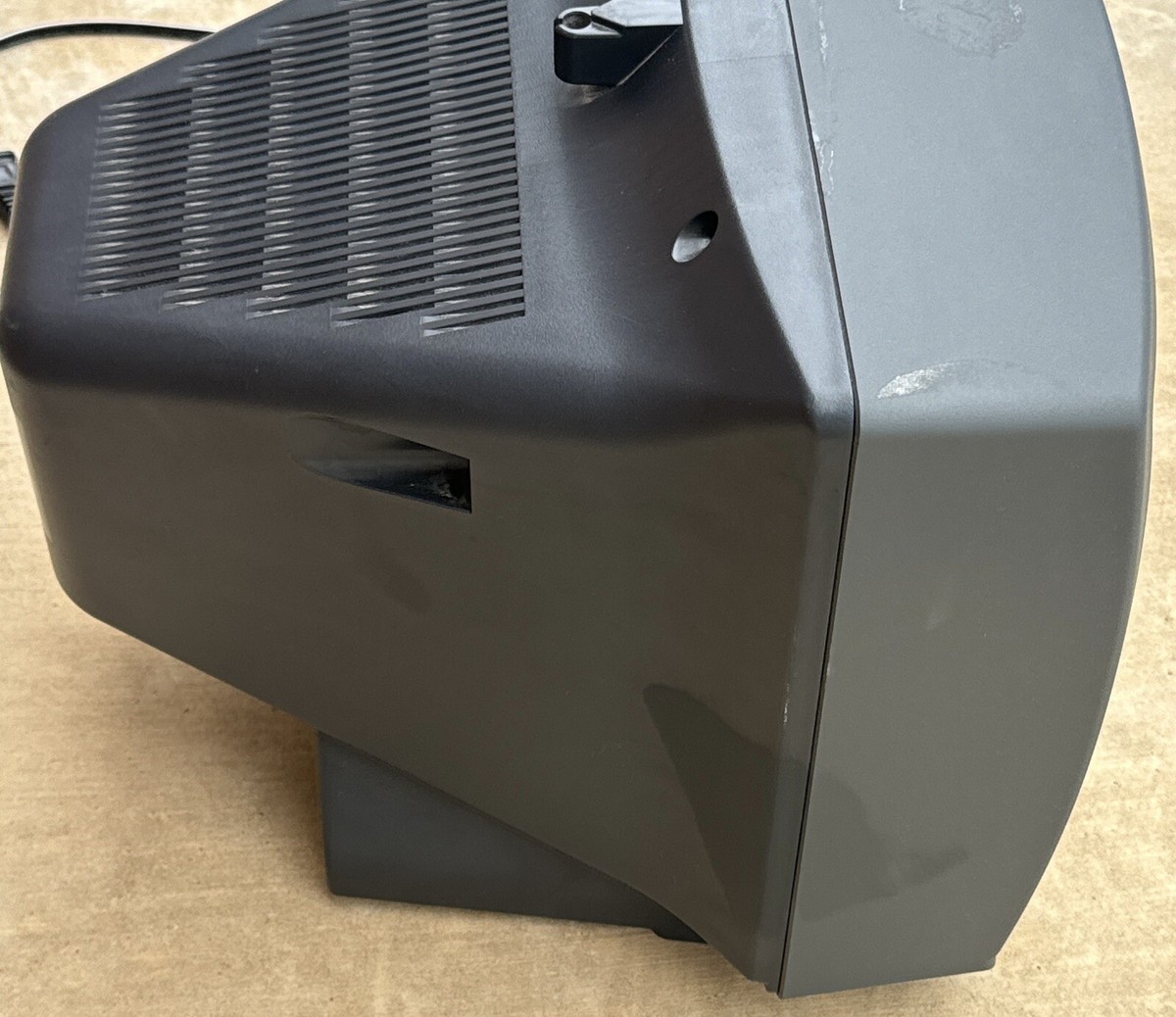 Sanyo DS13320 CRT TV 13
