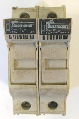 1 USED BUSSMANN SERIES CHCC CLASS CC 600V 30A 2 POLE FUSE HOLDER **MAKE OFFER**