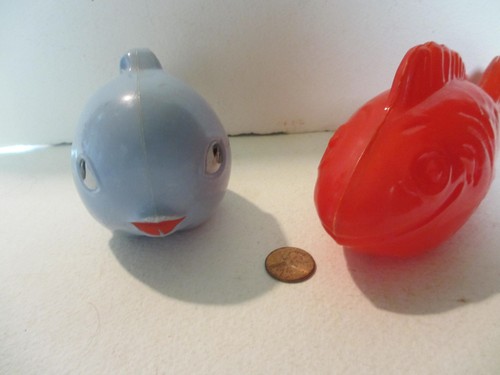 Baby toys: 2 plastic fish. Vintage 1947; Red Fish, Blue Fish. - Picture 2 of 6