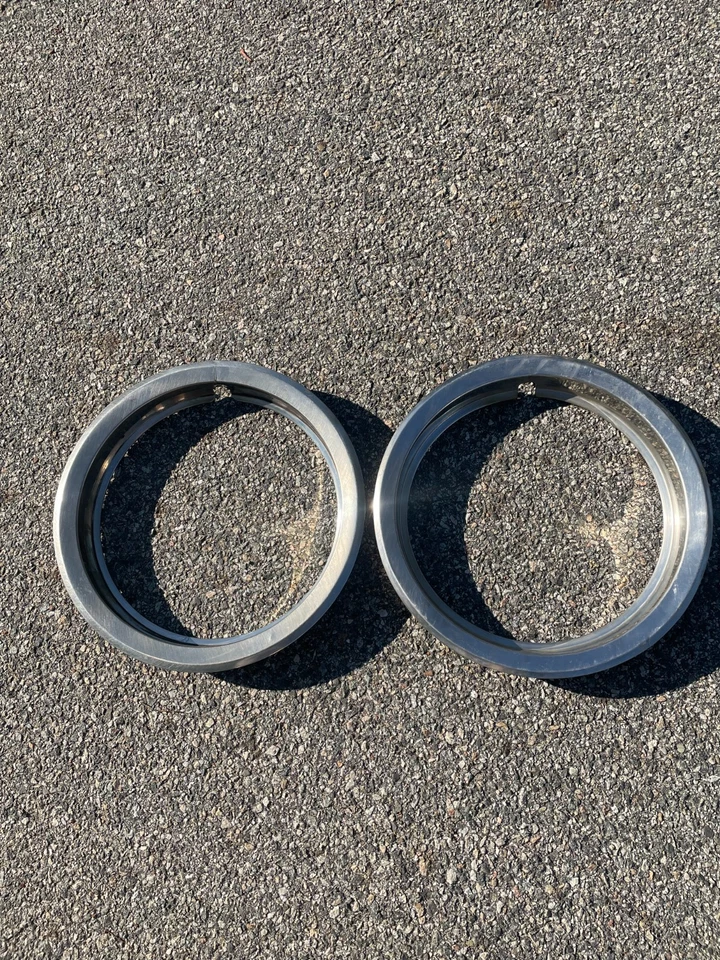 Anillos de belleza genuinos 1977 a 1990 Mazda GLC 323 13 pulgadas Foto 2 de 4