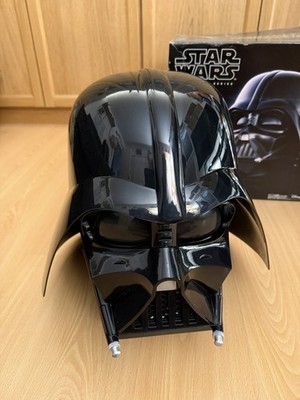 Hasbro Star Wars The Black Series Darth Vader Premium Electronic Helm komplett