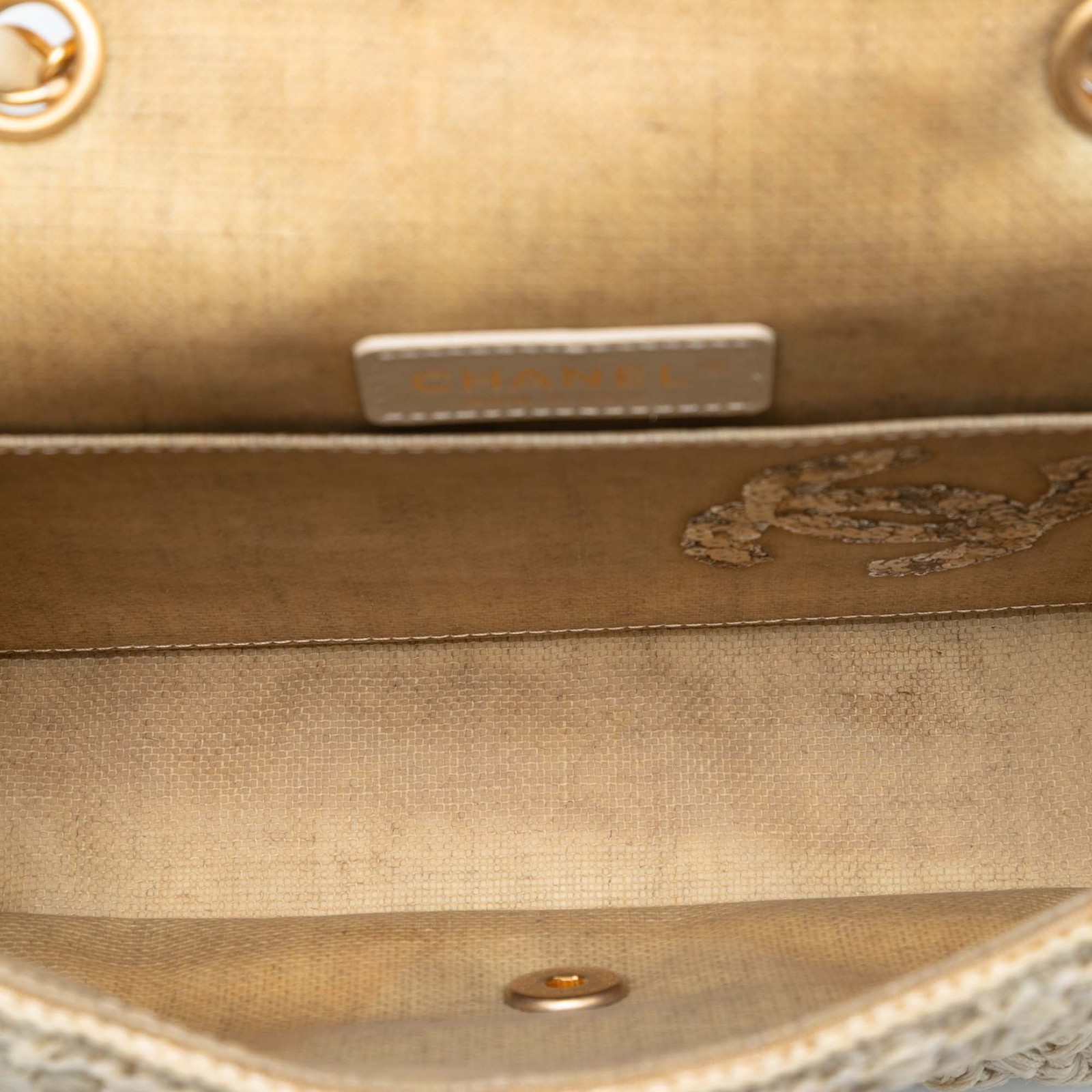 Authenticated Chanel Medium Classic Raffia Croche… - image 5