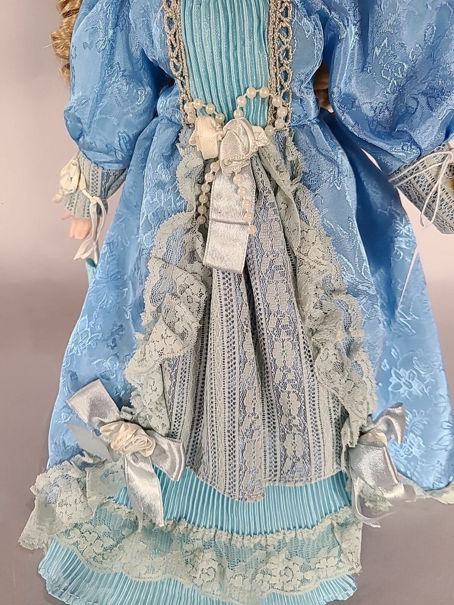 466*-PORCELAIN VICTORIAN STYLE DOLL 16