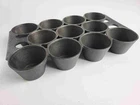 Vintage Griswold Cast Iron Muffin Pan No.10 - Pattern 948 - 11 Cups