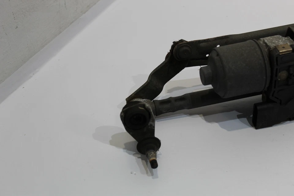 Motor e mecanismo de limpador de para-brisa VW Golf Mk6 5K2955119 5K2955023 - Imagem 2 de 4