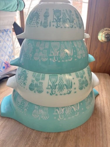 PYREX Vintage Amish Butterprint Turquoise White Cinderella Mixing Bowl Set