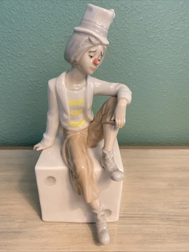 Vintage Porceval Villamarchante Valencia Spain Clown On Dice Figurine