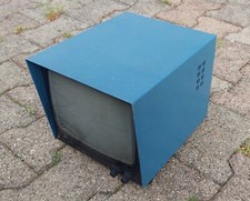 ancien ecran cathodique vintage en metal industriel bleu decoration interieur