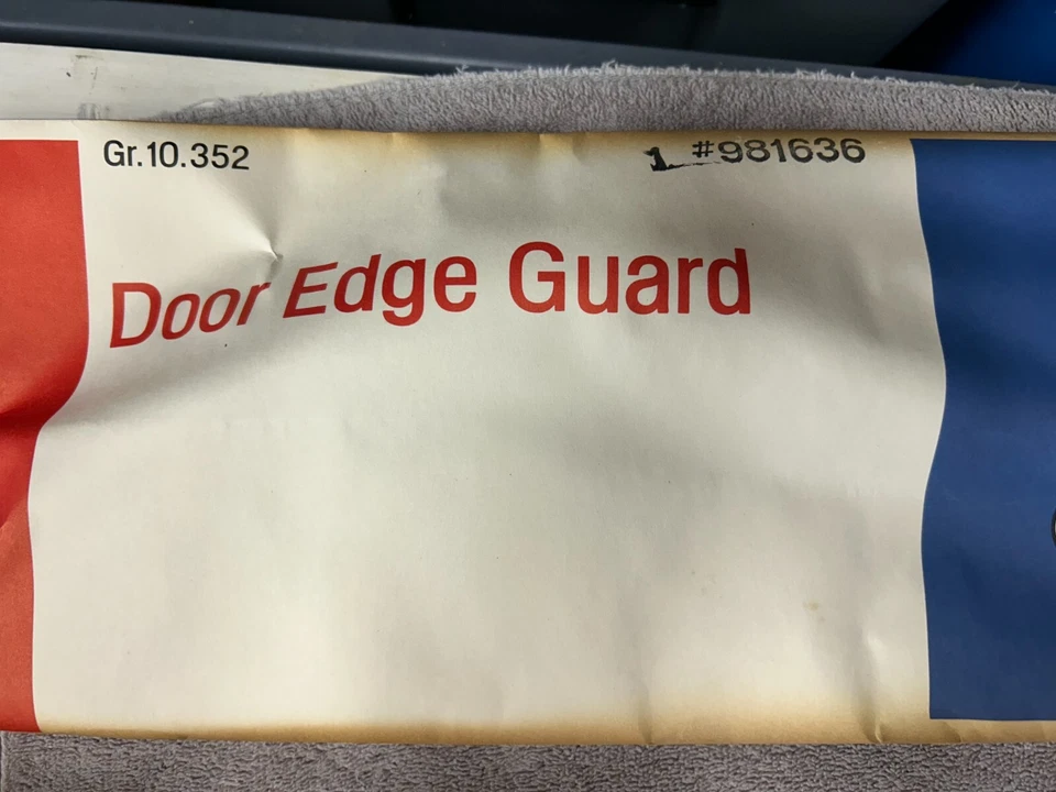 Buick Skylark Sport Wagon 1970 1971 1972 4 puertas protectores de borde de puerta 981636 fabricante original nuevo en caja Foto 3 de 4