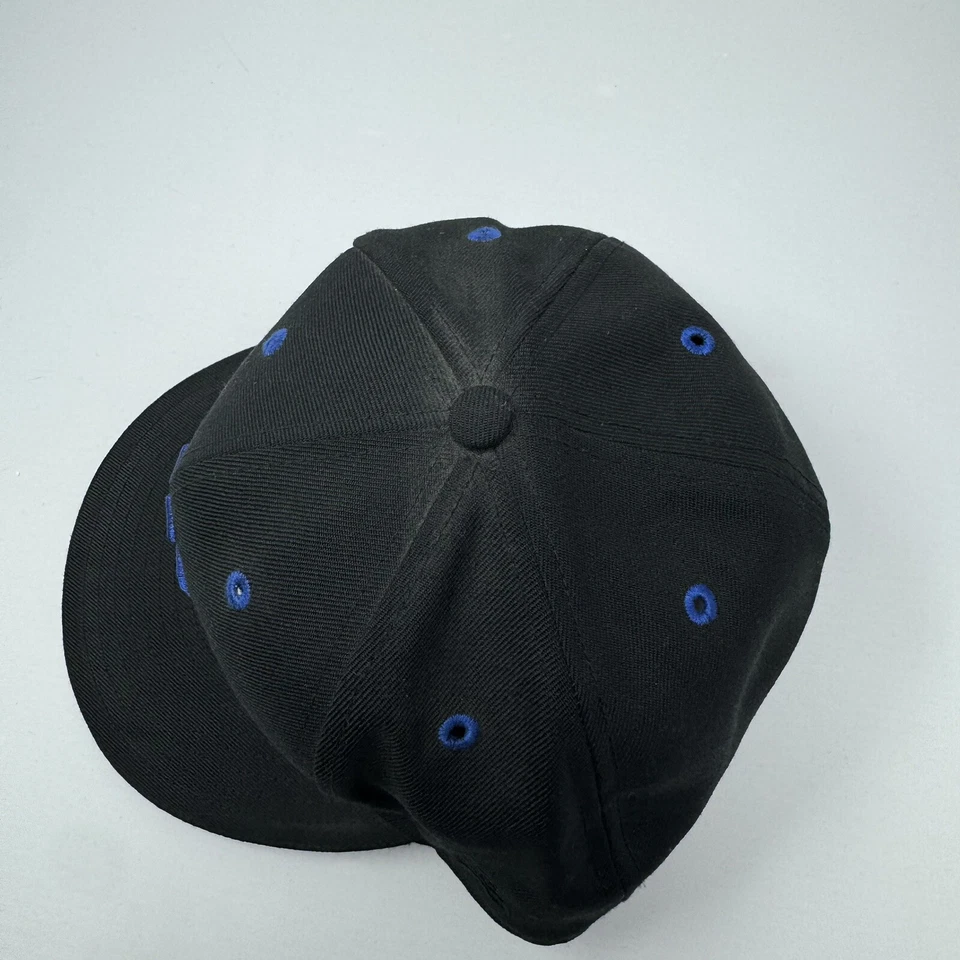 Sombrero invicto para hombre 7 3/8 negro y azul 59Fifty New Era gorra ajustada DEFECTOS LEER Foto 2 de 4