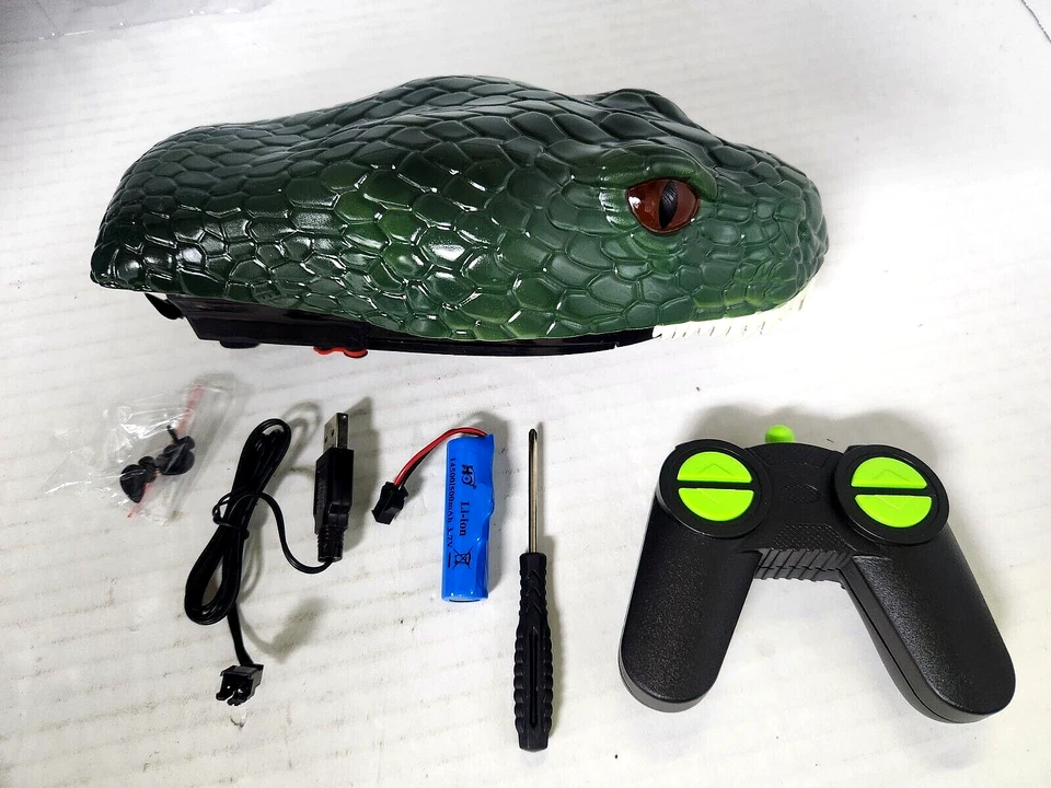 Toy PYTHON 2 in 1 Remote Control Animal Boat Outdoor Water Battery Power Ages 6+ - Image 3 of 4