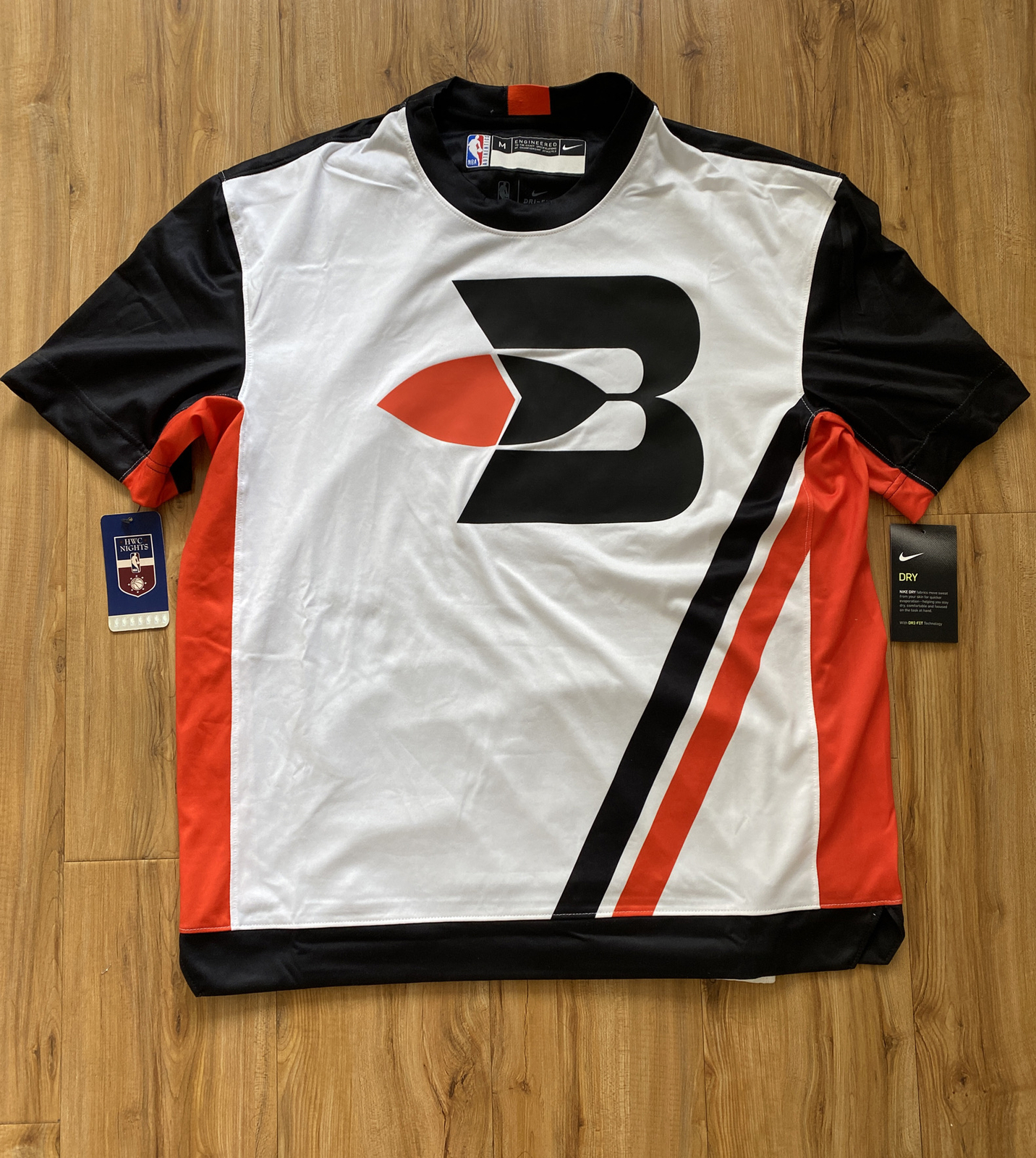 Los Angeles Clippers wear Buffalo Braves throwback uniforms