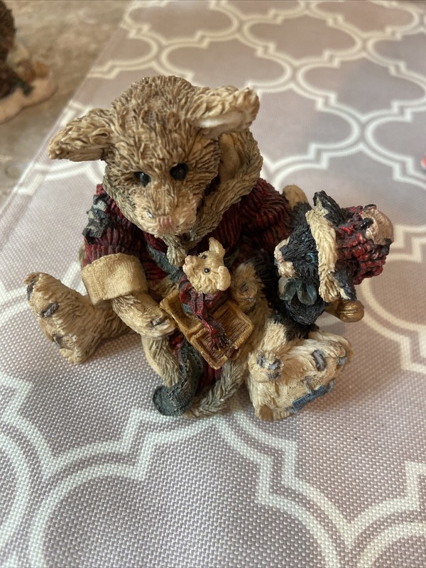 The Bearstone Collection Vintage 1994 Resin Figurine Cookie The Santa Cat 2237