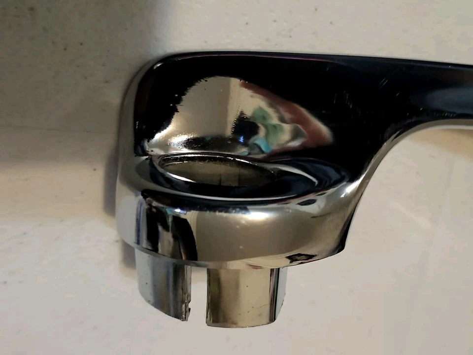 Maçaneta externa para passageiro direito Chevrolet Impala Belair 1960 GM 4305246 - Imagem 4 de 4