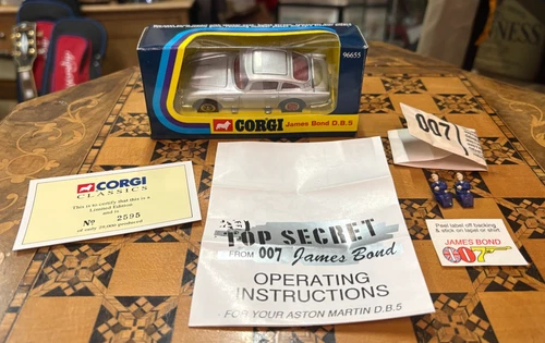 Lovely Vintage Corgi James Bond Aston Martin No 96655 1:43 Scale Model SU851