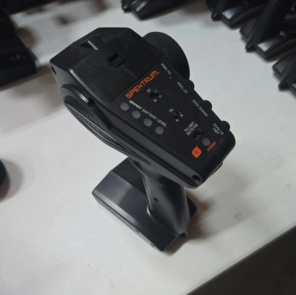 *NEW* Spektrum DX3 Smart 3-Channel DSMR SPM2340 Transmitter (No Receiver) - Image 3 of 3