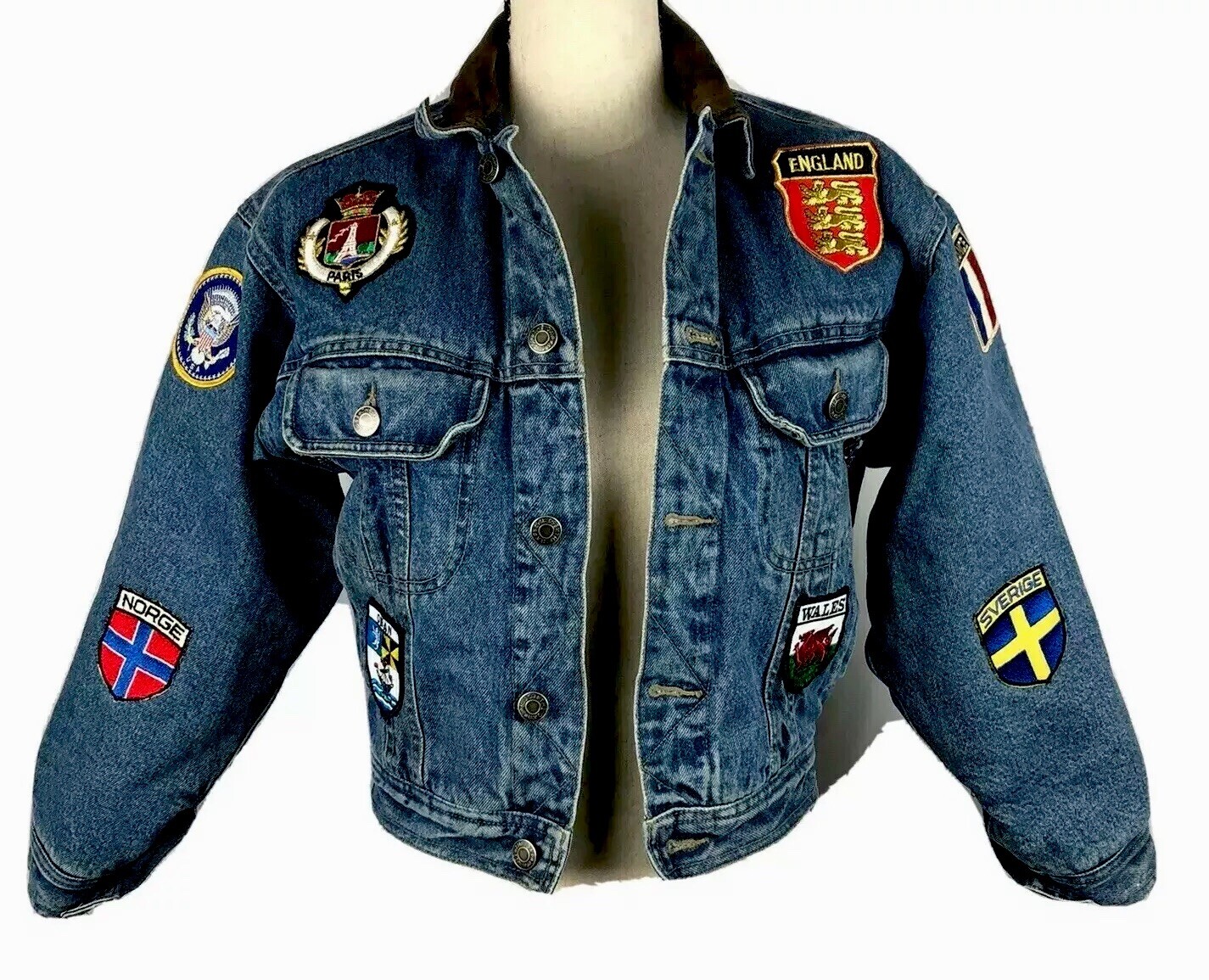 Vintage GAP Fur Jean Jacket Size Large (8/10) Europe Patches