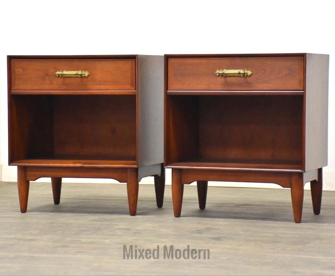 Used pair of nightstands deals