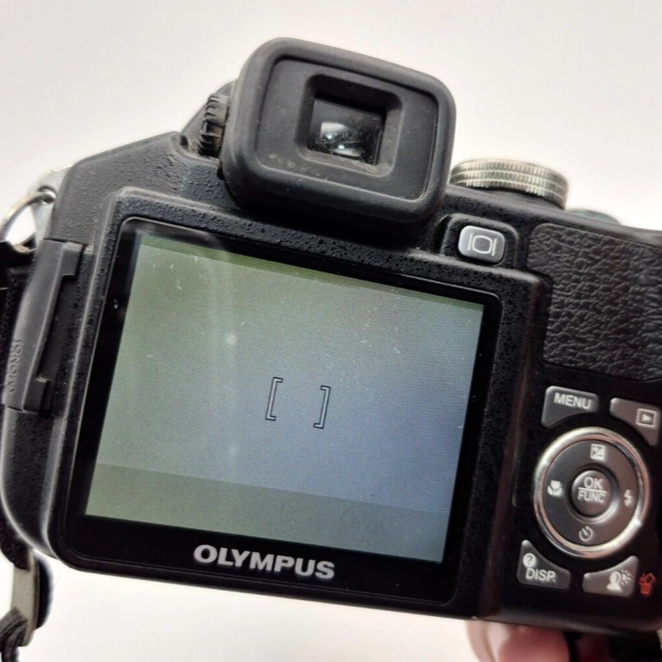 Olympus SP-560UZ Digital Camera - Not Working - Image 2 of 4