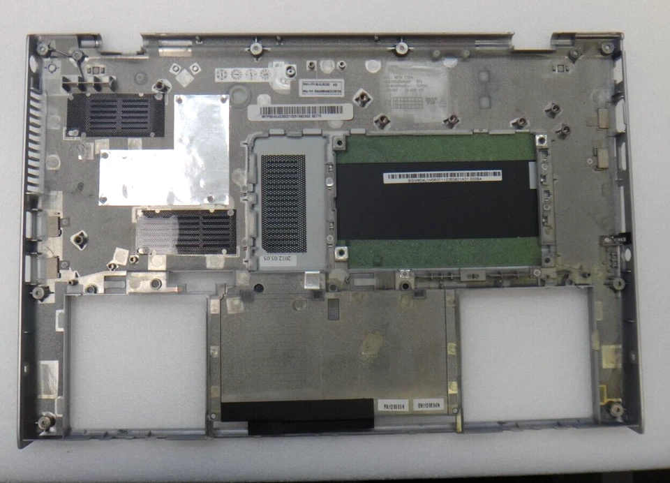 Estuche inferior genuino plateado 60.4UJ02.002 OEM Sony Vaio 13.3" SVT13112FXS Foto 2 de 2