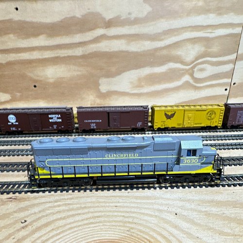 Locomotora diésel Clinchfield EMD SD45 escala HO Bachmann #3630 DC analógica | Condition: Used