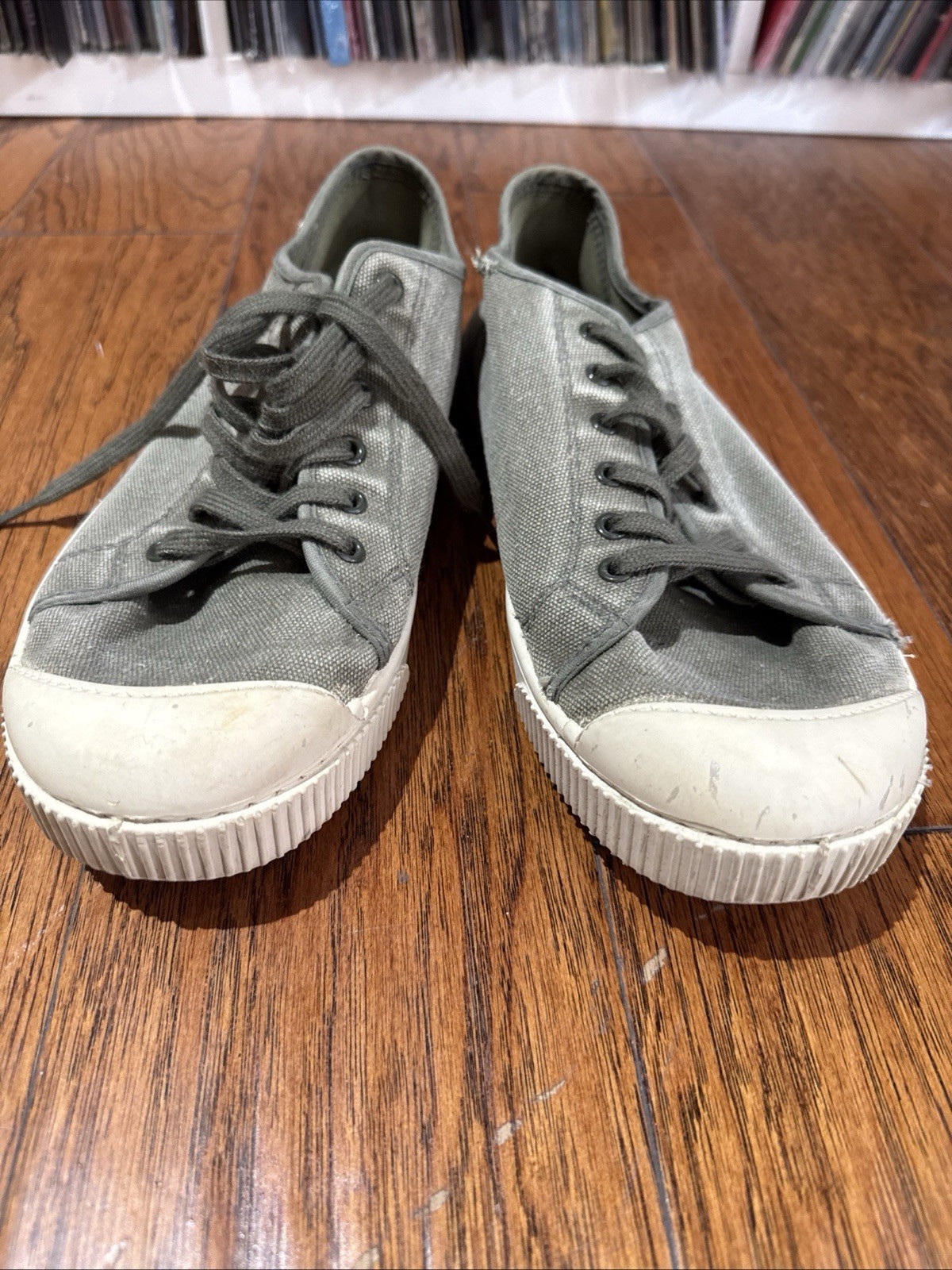 Scarpe da tennis uomo KEEN taglia 10 5 look lavato USA verde militare. Buone condizioni