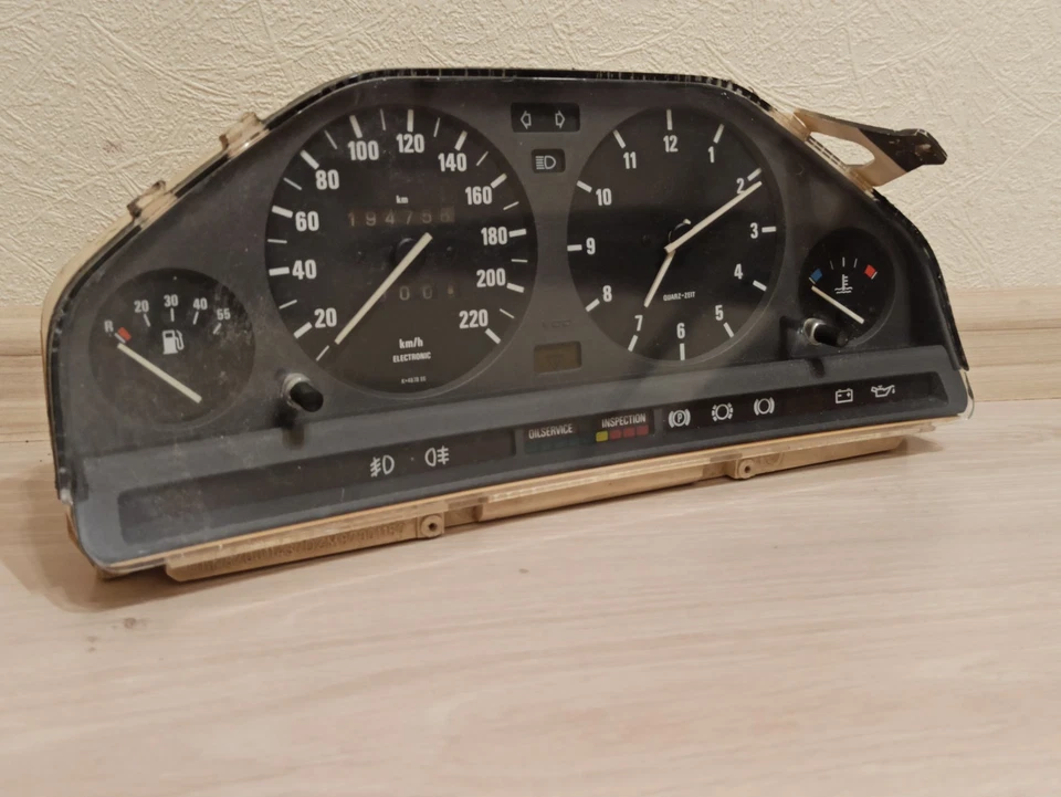 Cuadro de instrumentos velocímetro BMW E30, 220 KM/H VDO 325i M3 320i 318i 327 Foto 3 de 4