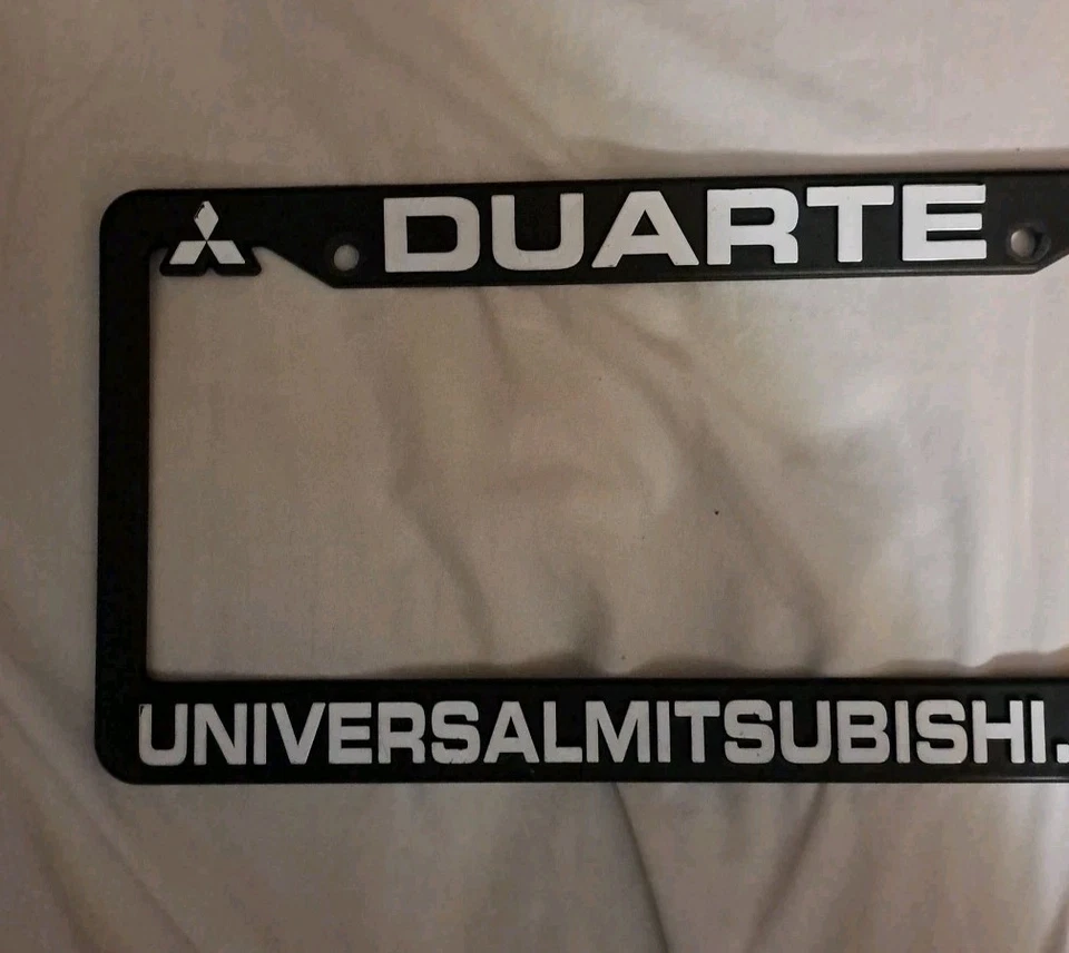 Marco de matrícula Mitsubishi Duarte universal raro único auténtico Foto 3 de 4