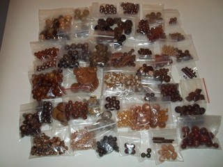 LOTS OF JEWELRY MAKING BEADS MIXED 1 1/4 LB BROWN TAN AMBER