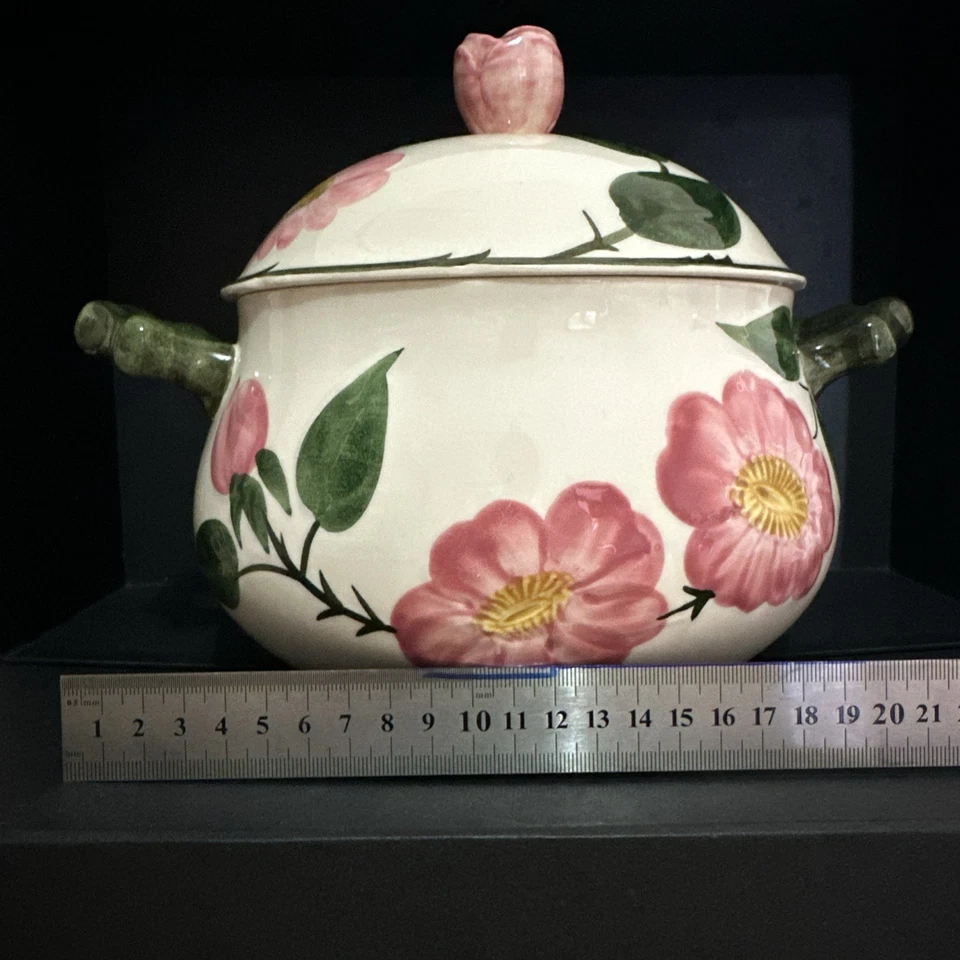 Villeroy & Boch Wild Rose Tureen - image 2 of 4