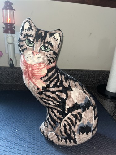 Vintage Needle Treasures Crafty Critters Curtis Cat Needlepoint Doorstop - Picture 3 of 5