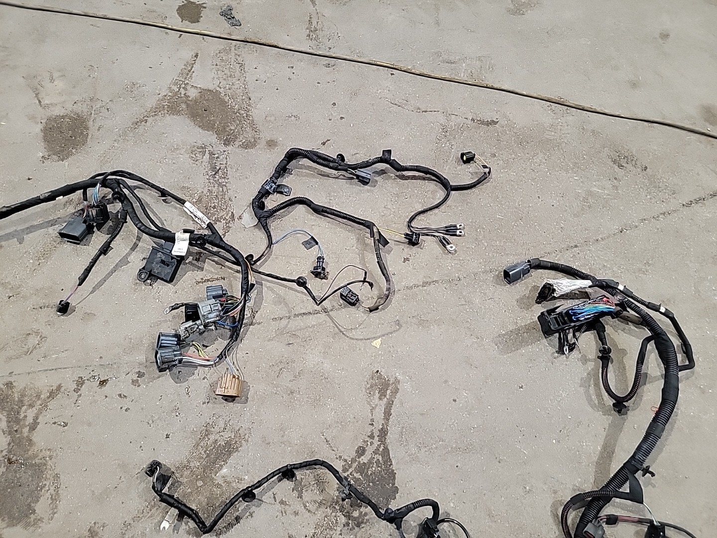 Aston Martin DB9 2011 V12 Engine Bay Wiring Loom Harness BG43-14290-AB Oem