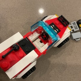 LEGO CITY: Doctor's Car 7902 99% Complete Missing 1 Piece Hospital Ambulance