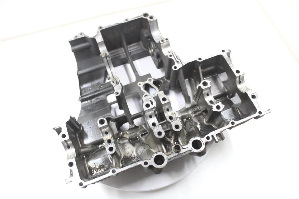 1988 SUZUKI GSXR1100 OEM LOWER ENGINE BOTTOM CRANKCASE CRANK CASES MOTOR BLOCK - Image 3 of 4