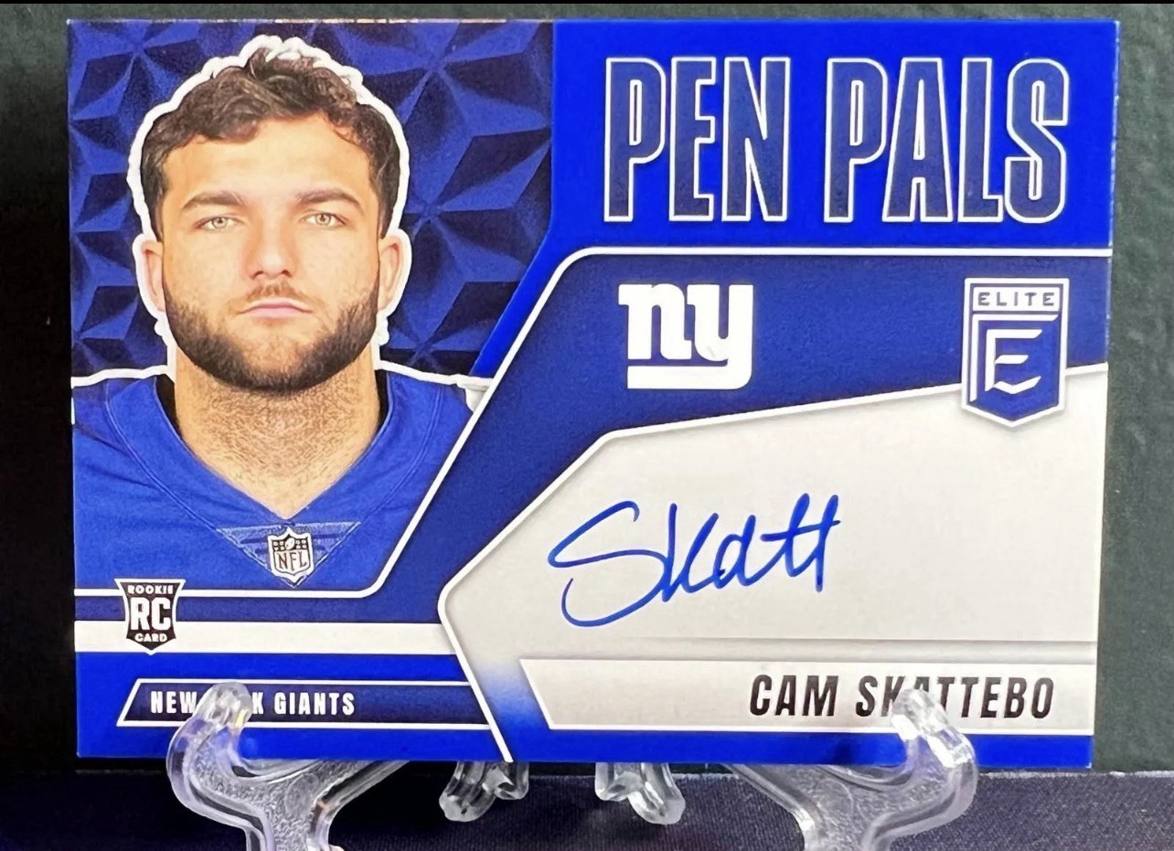 2025 Panini Donruss Elite Pen Pals Skattebo Blue Ink (AU, RC)
