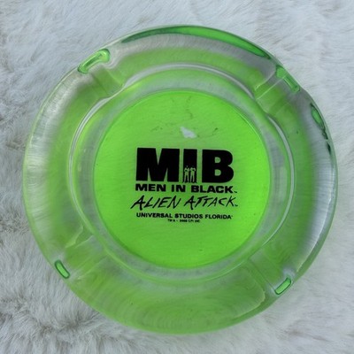 Men in Black Alien Vintage 2002 Ashtray Universal Studios Florida  Glows UV