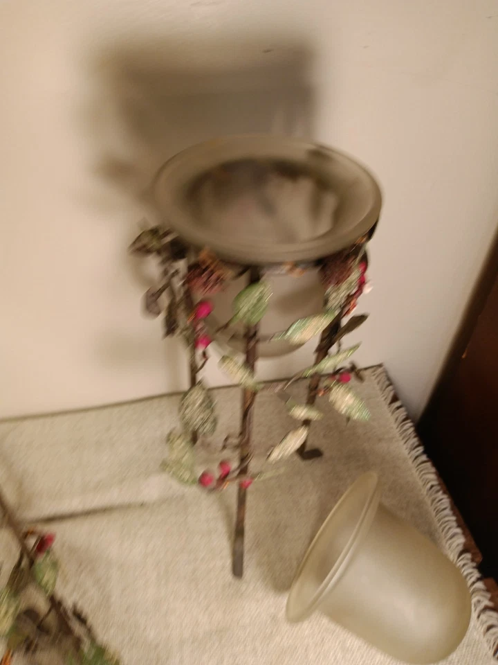 Candelabros altos de hierro forjado y metal, tazas votivas de vidrio esmerilado, juego/2 Foto 4 de 4