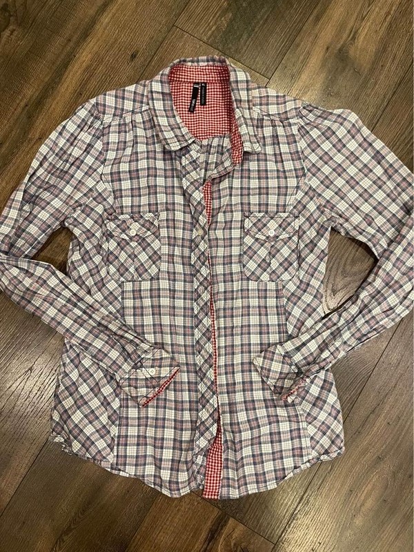 Takeout girls shirt size XL