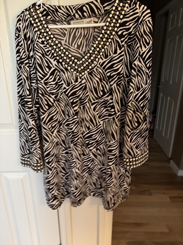 Chico’s Travelers Women’s Zebra Print Beaded Tunic Top Blouse 3/4 Sleeve Size 3