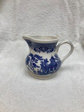 vintage Churchill Blue Willow creamer and sugar bowl set