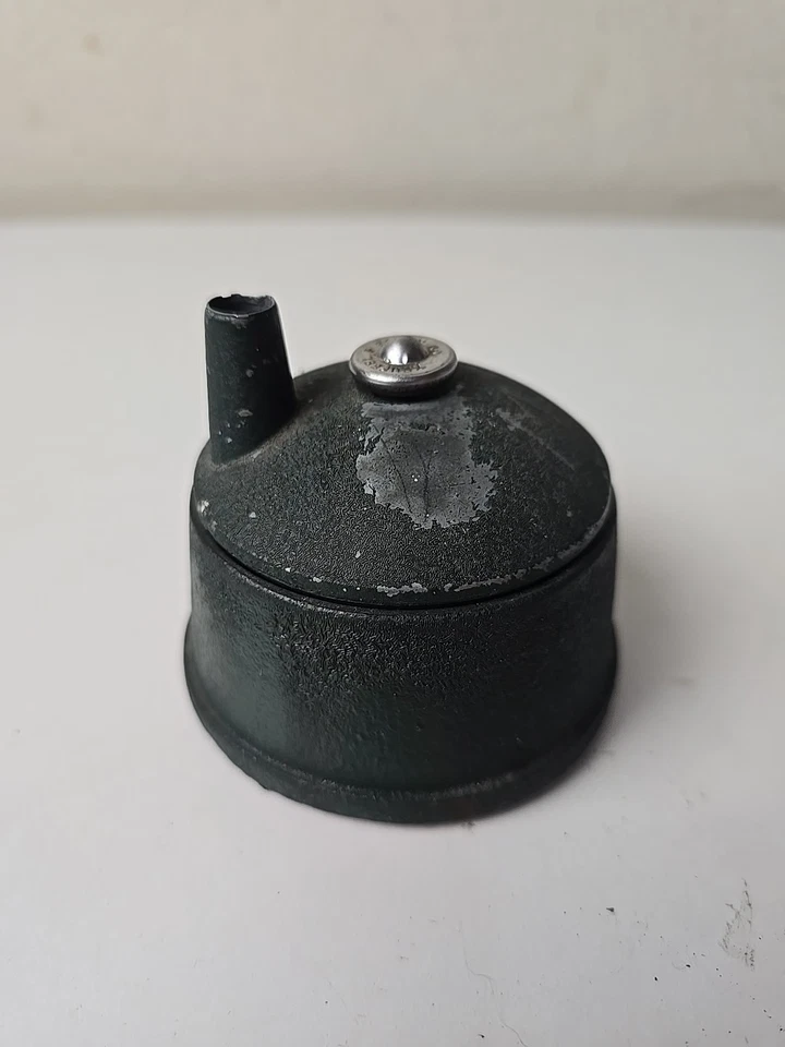 Vintage Keuffel & Esser Co. 1099 Cast Iron Drafting Pencil Sharpener Green - Image 3 of 4