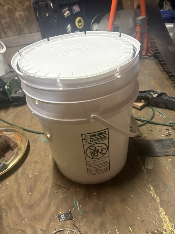 5 Gallon  Bucket With Lid