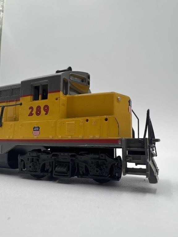 Walthers HO Union Pacific #289 Locomotive Train (GP9M) 931-102 untested ...
