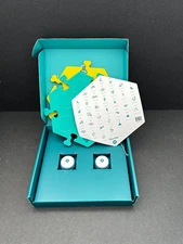 FluentPet Tester Kit – 2 Talking Buttons + 2 HexTiles (Green & Yellow) – w/ Batt