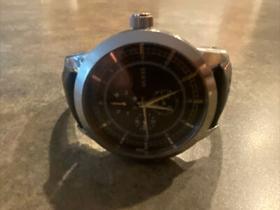 GUESS (U0293G1) MEN S QUARTZ WATCH DAY, DATE, 24 HOUR DIAL & PERFORATED STRAP!