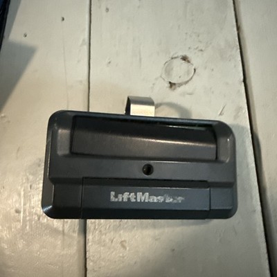 1 GENUINE ORIGINAL GARAGE DOOR OPENER LIFTMASTER 811LM